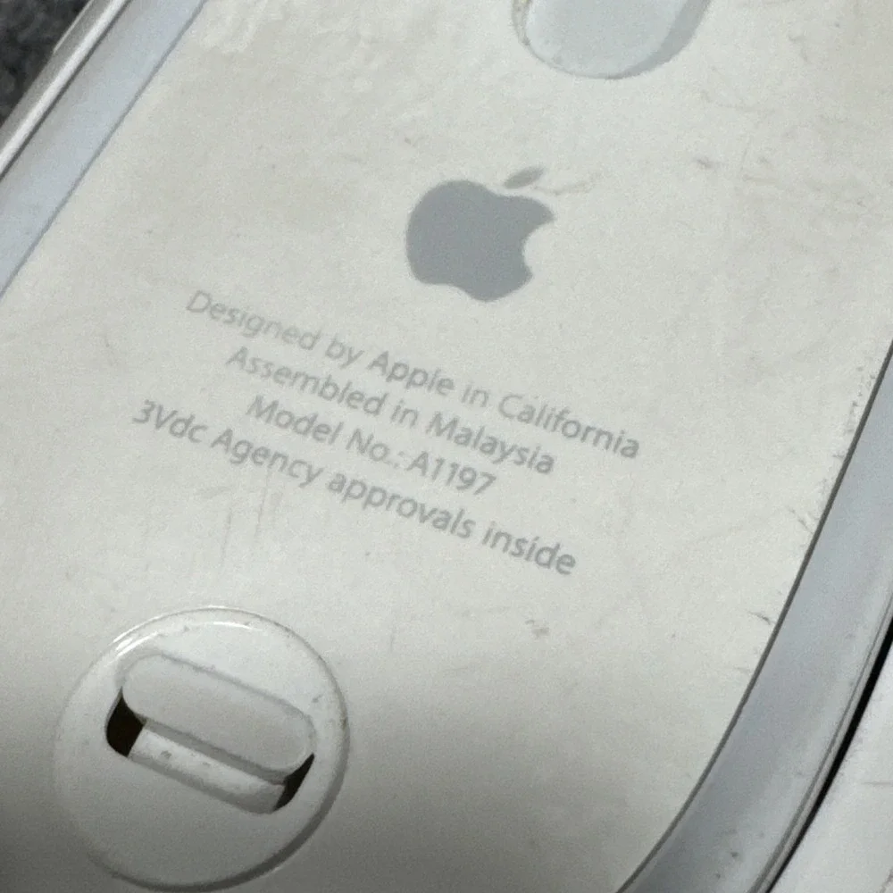 GENUINE Apple Wireless Bluetooth Mighty Mouse Model A1197‎ Tested